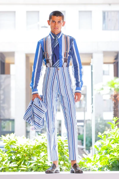 Look 13